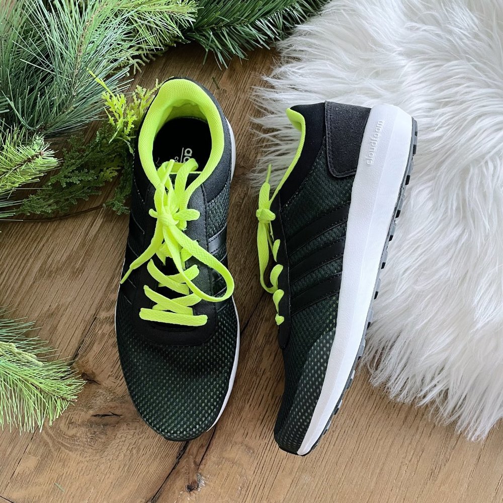 Adidas Women's Cloudfoam Race Running Shoe Size 5 NWOT